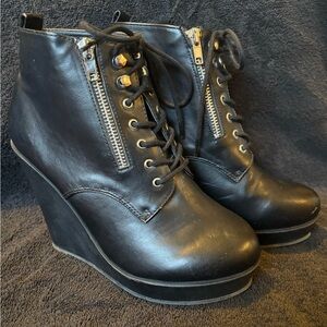 Torrid Black Lace Up Platform Wedge Booties Wide Width Ankle Boots size 10